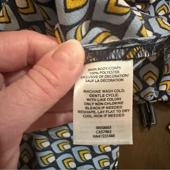 NWT Halogen Blue Art Deco Metric Print Ruffle Triangle V Neck Tank Top Large - Picture 8 of 11